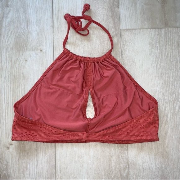 Aerie Bikini Top Women’s Size‎ Large Peach Coral Crochet  Keyhole High Neck - Picture 5 of 7